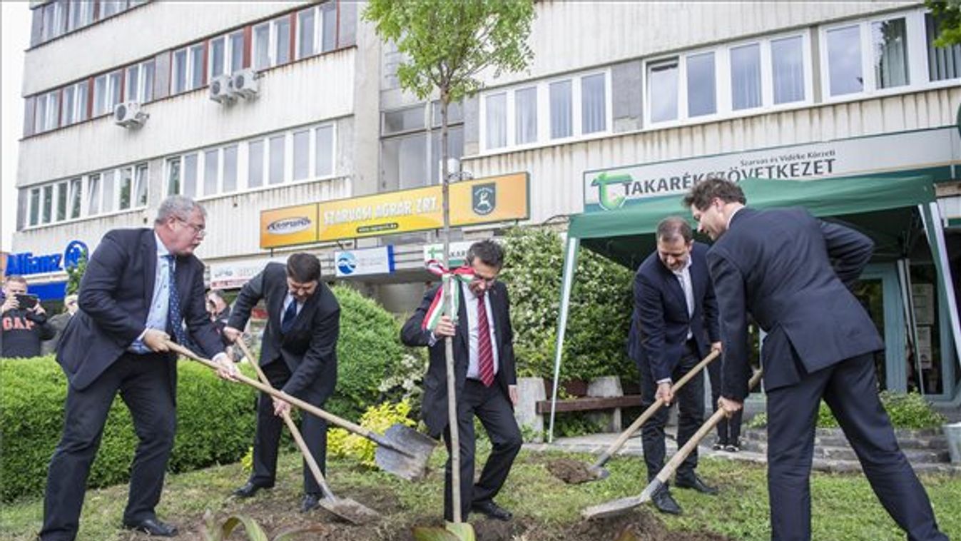 Hungarikum lett a magyar nóta és a tengeren túli akác