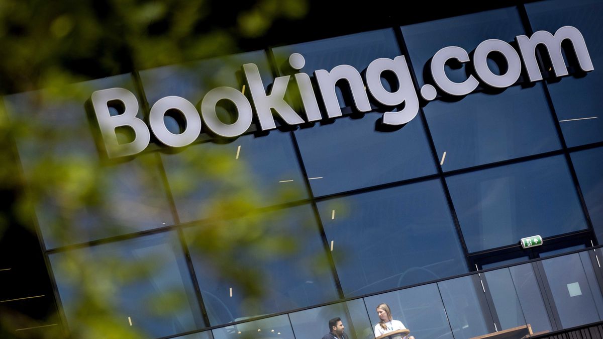 Bréking: rajtaütés volt a Booking.com budapesti irodájában