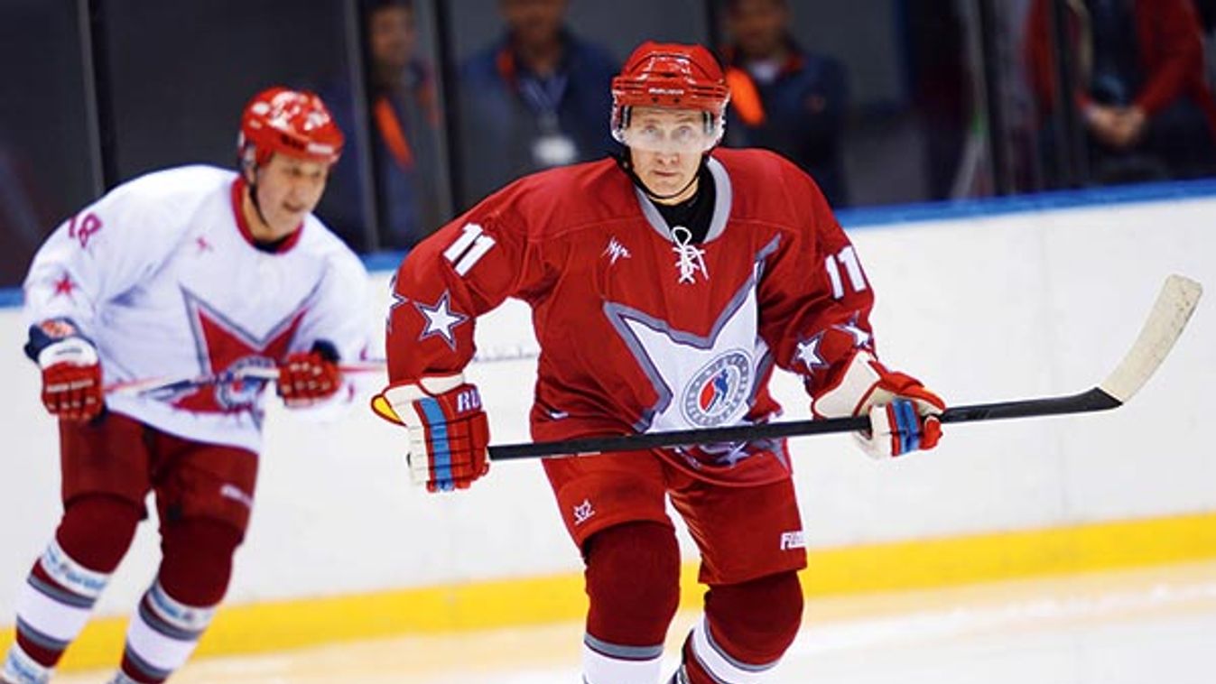 Vladimir Putin takes part in friendly hockey match