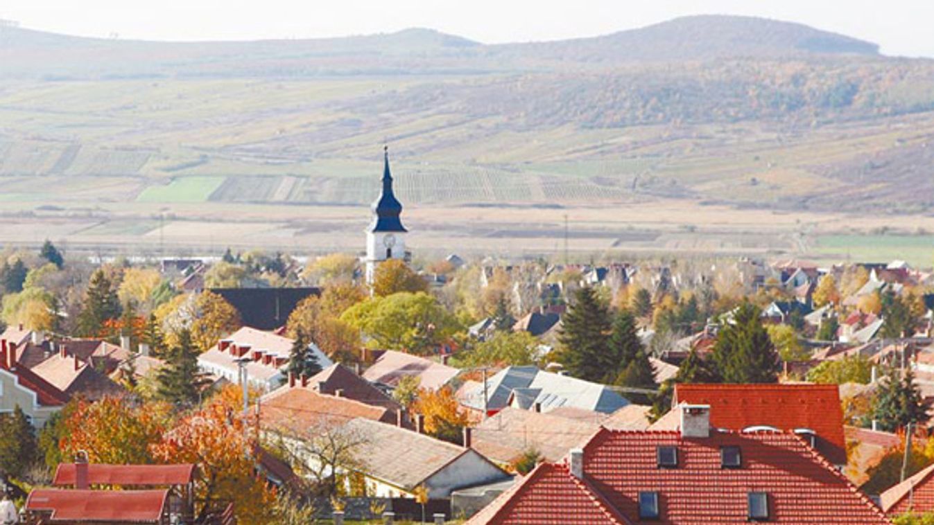 Törlik a világörökségből a tokaji borvidéket?