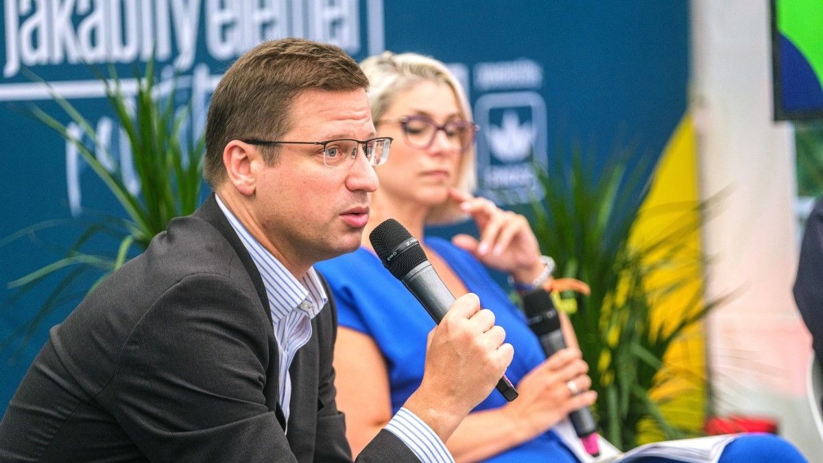 Gulyás Gergely is reagált Lázár János szavaira