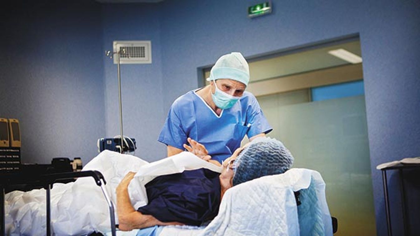 SURGERY UNDER HYPNOSIS