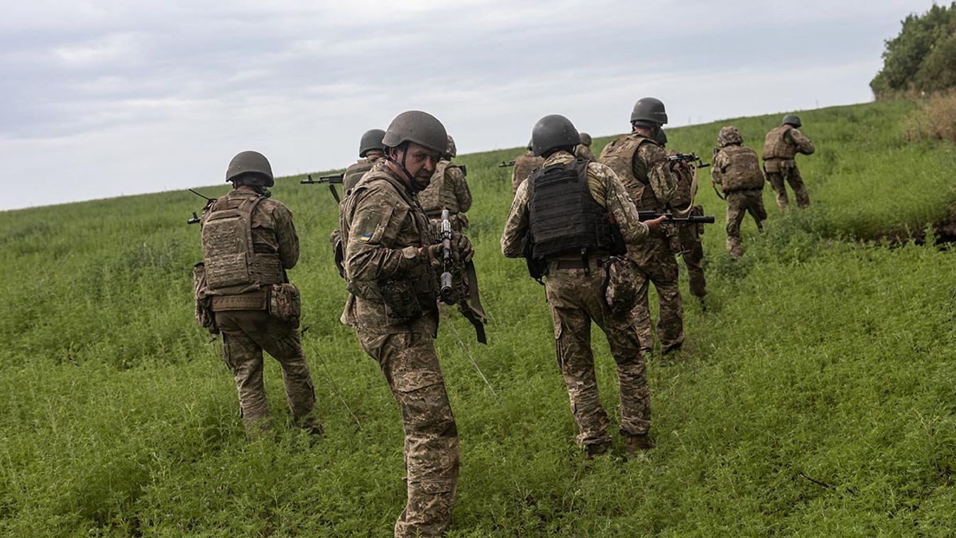 Infantry training of Ukrainian soldiers in Donetsk Oblast