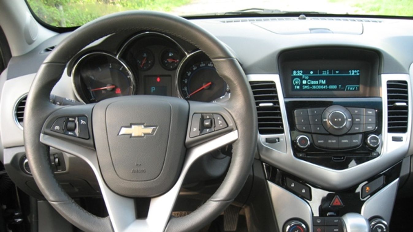 Chevrolet Cruze 1.8 automata: manuálterápia