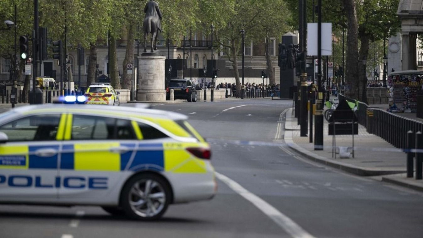 1 arrested after car crashes into Downing Street gates in London