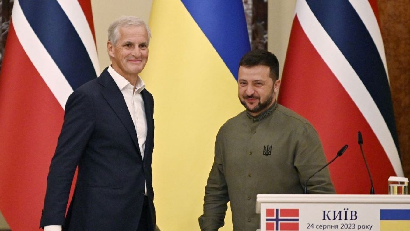 Ukraine's President Volodymyr Zelensky (R) and Norway's Prime Minister Jonas Gahr Store (L) hold a joint press conference following their talks in Kyiv, on August 24, 2023.