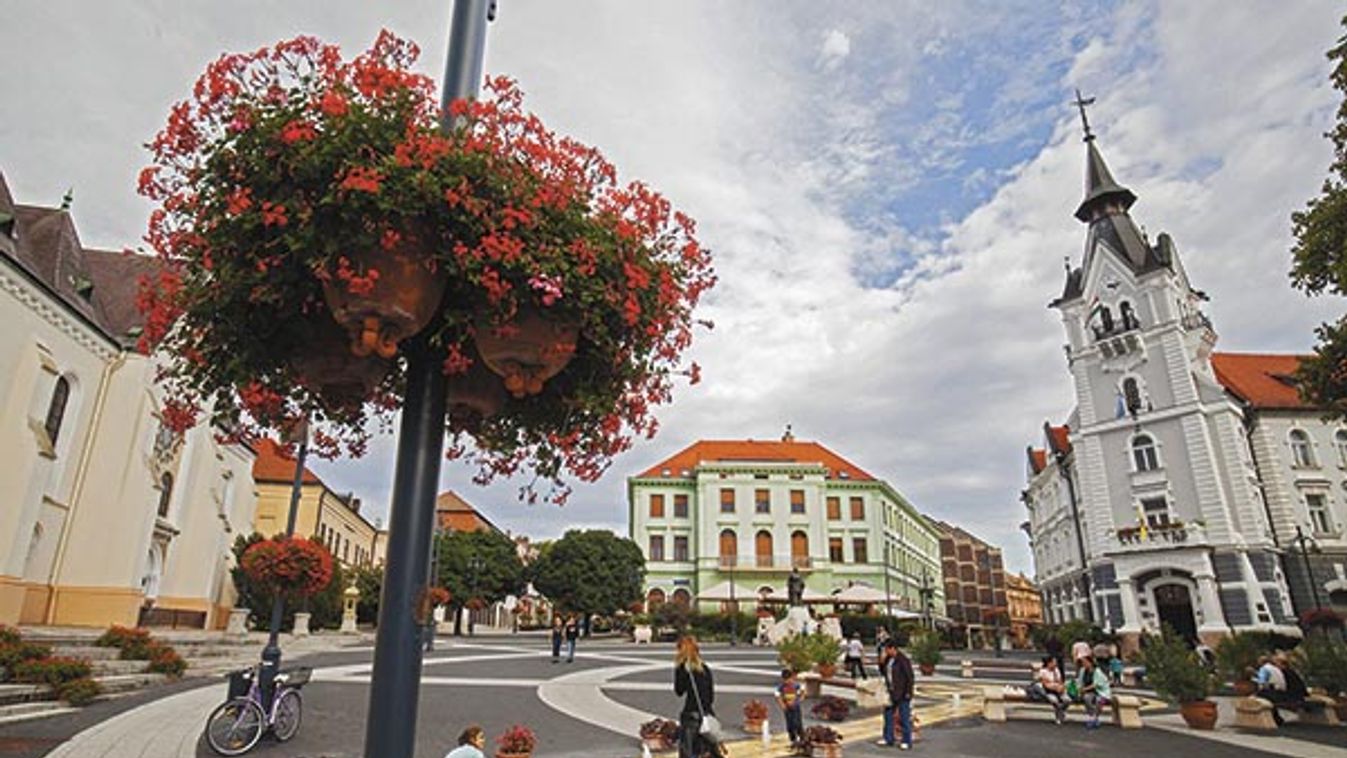 Tihany megnyerte, Kaposváré az ezüstérem, a város főtere különdíjas