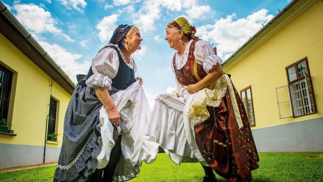 Mit jelent ma &apos;hideg hónaljú&apos; jásznak lenni?