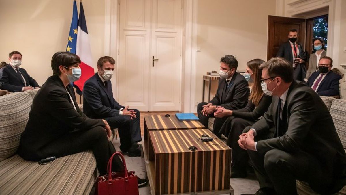Kínos volt a franciáknak a Macron és a magyar ellenzék közötti találkozó