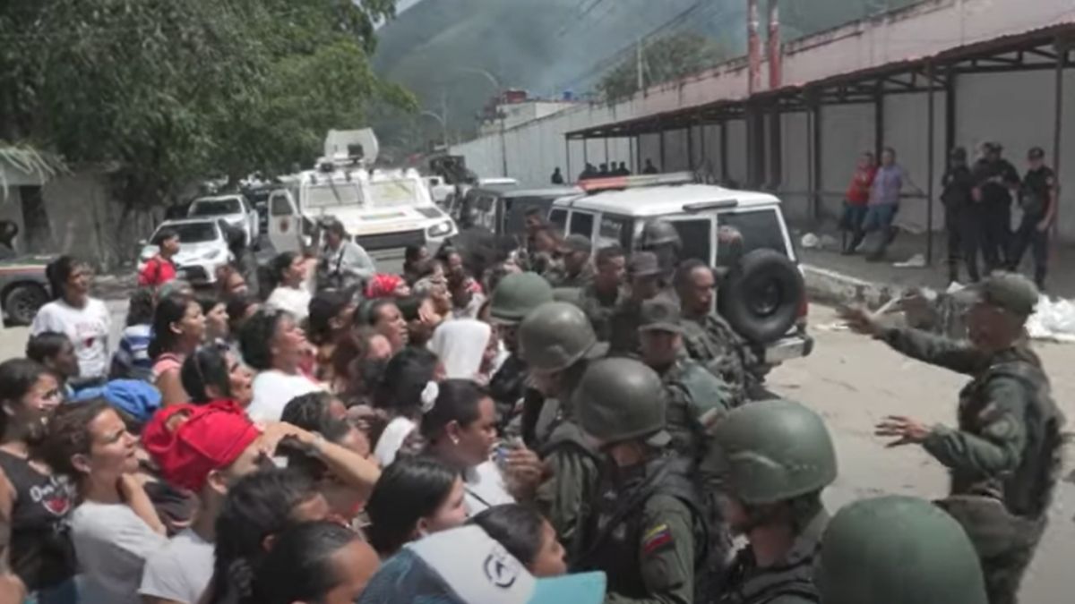 Tízezer rendőr ostromolta meg a rabok által üdülővé varázsolt börtönt