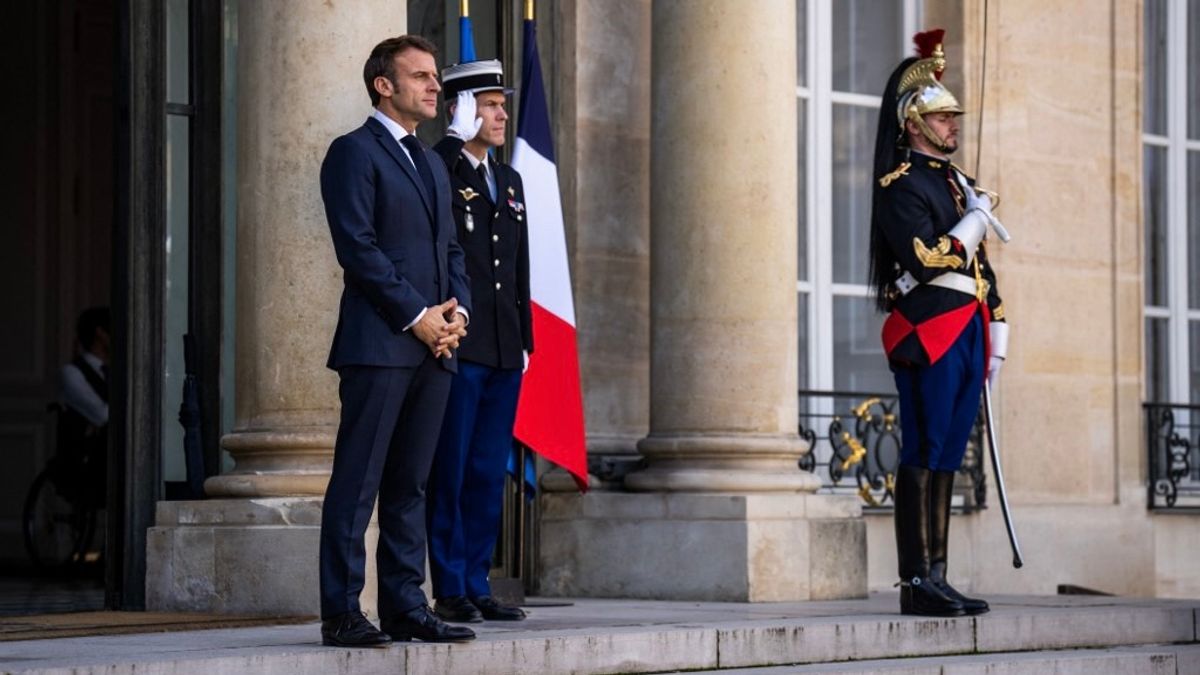 A francia kormány 15 miniszterének majdnem a fele ratyi