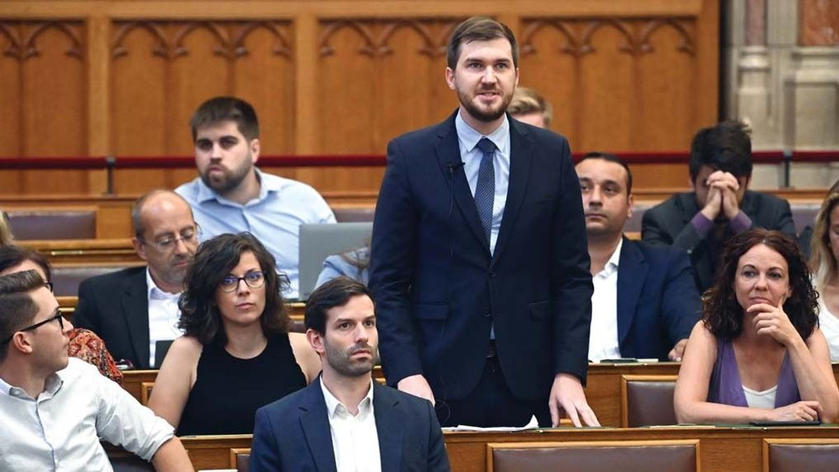 Sokáig kellett várni rá, de végre eljött az államférfi, aki a teljes baloldal helyett kimondja: „Ezt nagyon elbasztam!”