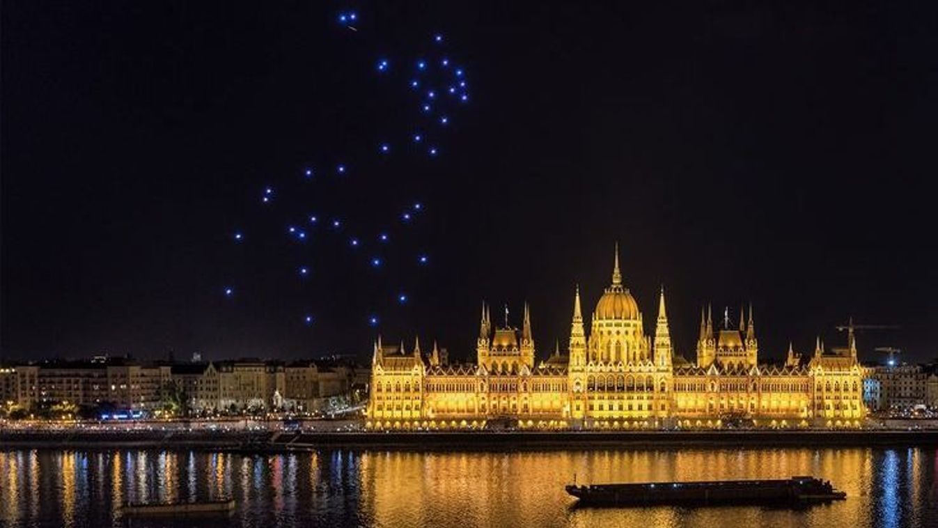 dron szarvas