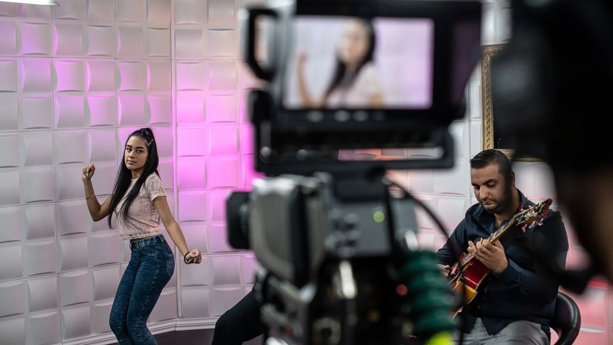 Eljárás indul a roma tv ellen