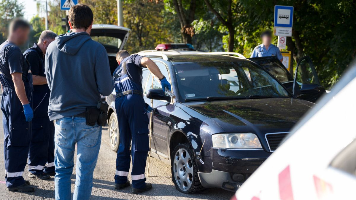 Szinte egész Magyarországon keresztül üldözték az embercsempészt, végül kilőtték az autó kerekét (VIDEÓ)