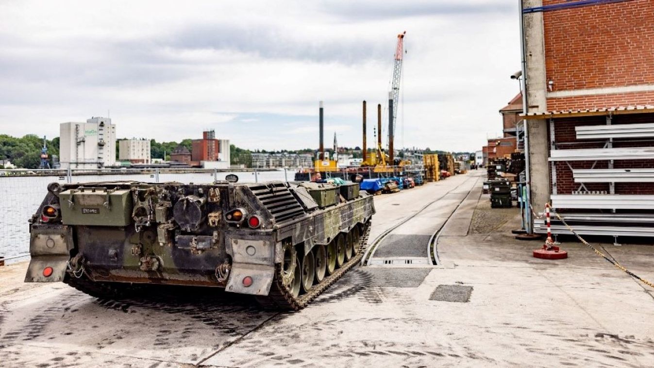 The chassis of a „Leopard 1A5“ combat tank is maintained at the site of the military technology company FFG (Flensburger Fahrzeugbau Gesellschaft) in Flensburg, on June 20, 2023.