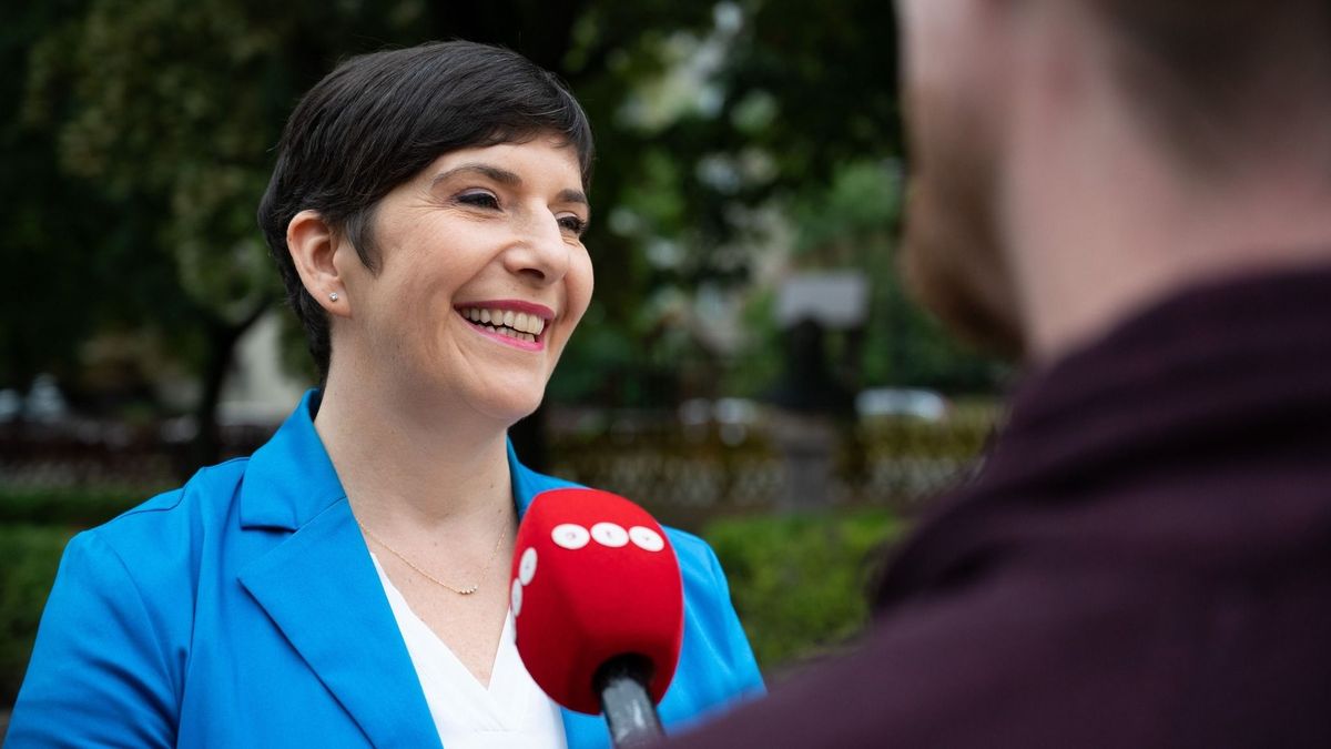 Pénteken országjárásra indul Dobrev Klára