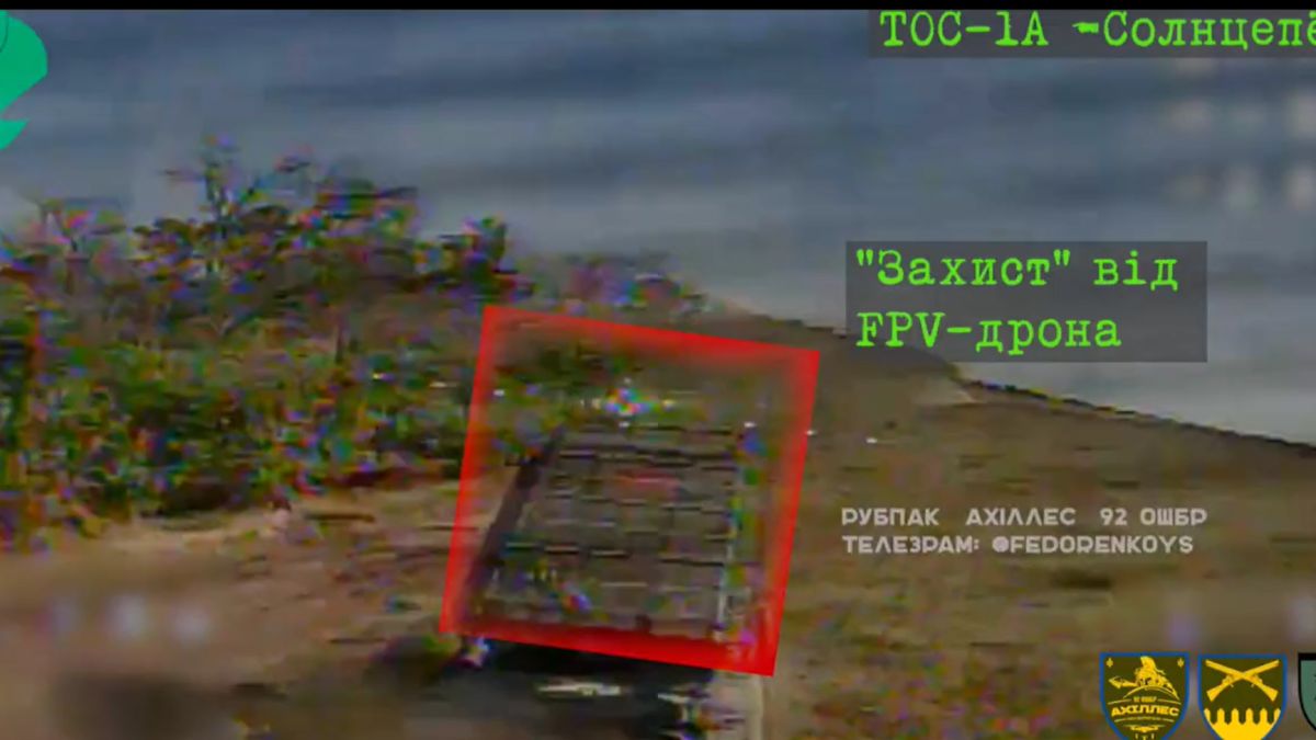 Videóra vették, ahogy az ukránok megsemmisítik az oroszok rettegett fegyverét