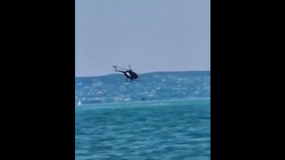 Videón: így zuhant a Balatonba a rendőrségi helikopter