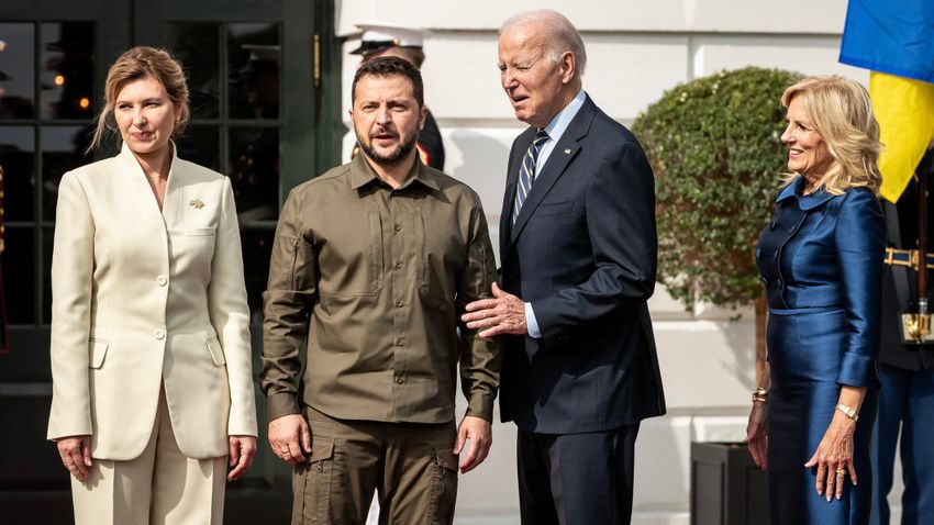 Zelenskyy meets with Biden at the White House