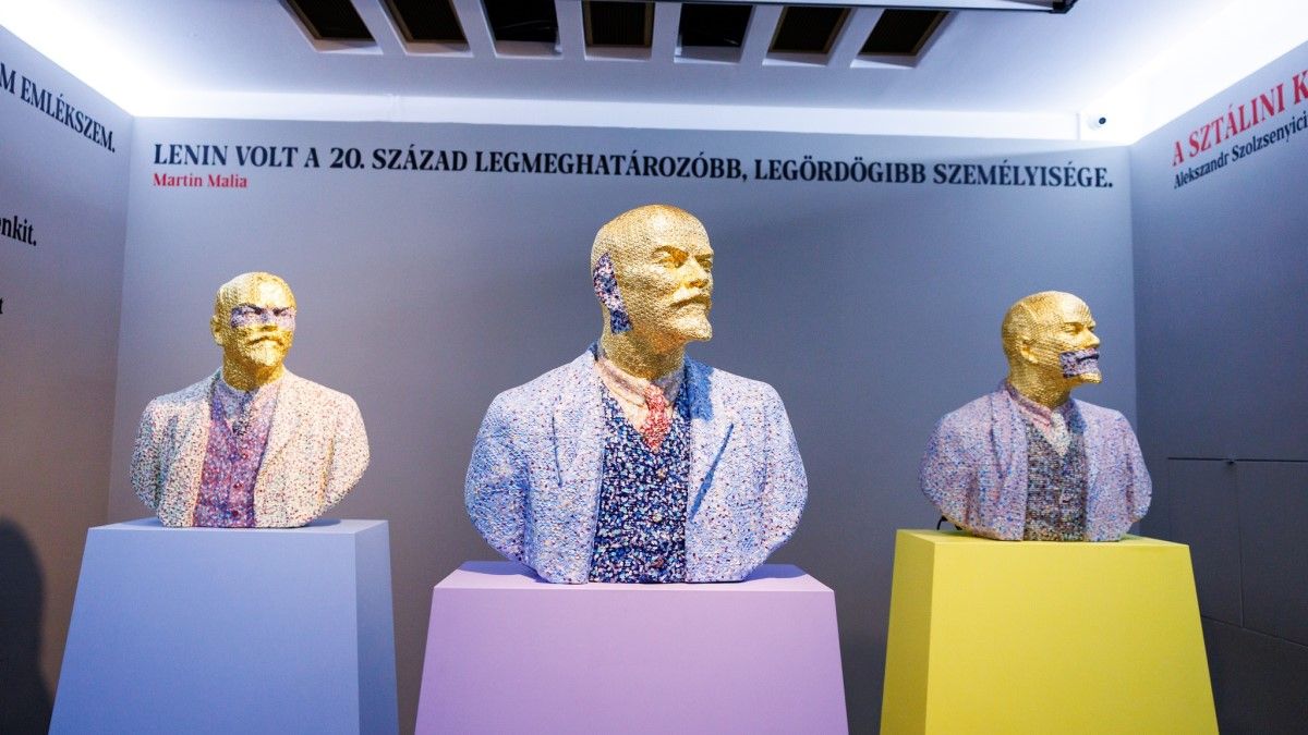 Itt találkozhat süket, vak és néma Leninekkel és csokornyakkendős Sztálinokkal – időszaki kiállítás nyílik Sam Havadtoy munkáiból