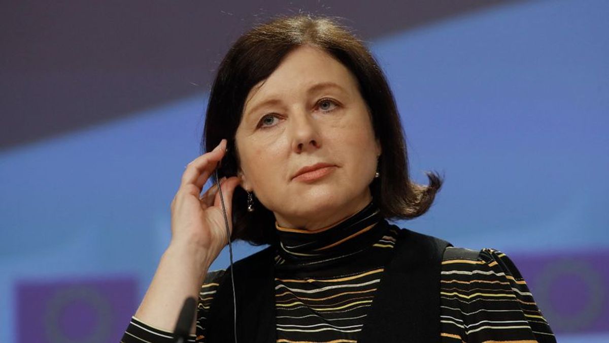 Még egy brüsszeli bürokrata, akit Orbán Viktor túlélt: Vera Jourová nem fog újrázni