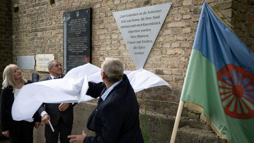 At the Ravensbrück Memorial, there is a new memorial plaque for Sinti and Roma who were deported to the concentration camp during the Nazi era.