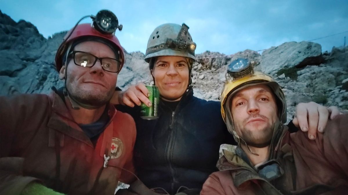 „Benne volt a pakliban, hogy nem tudjuk megmenteni Mark életét” – hazaérkeztek a törökországi mentésben résztvevő magyar barlangászok