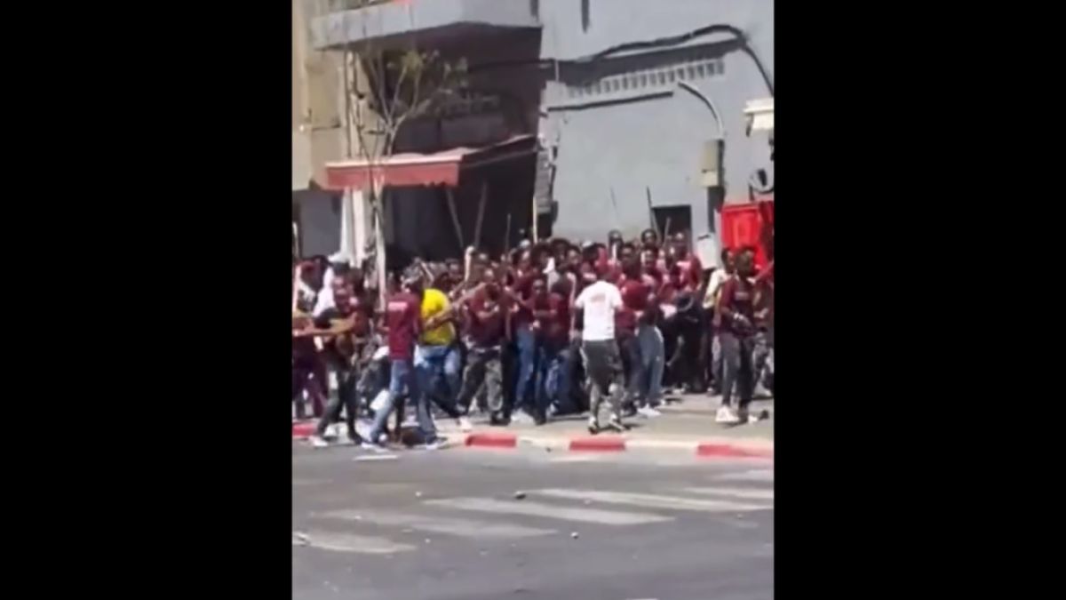 Netanjahu kitoloncolja a Tel-Avivban balhézó eritreai migránsokat (VIDEÓ)