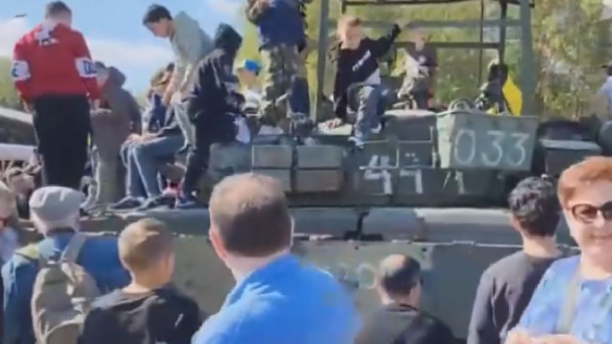 Mindenki megnézhette a legendás „ukránverő” orosz tankot (VIDEÓ)
