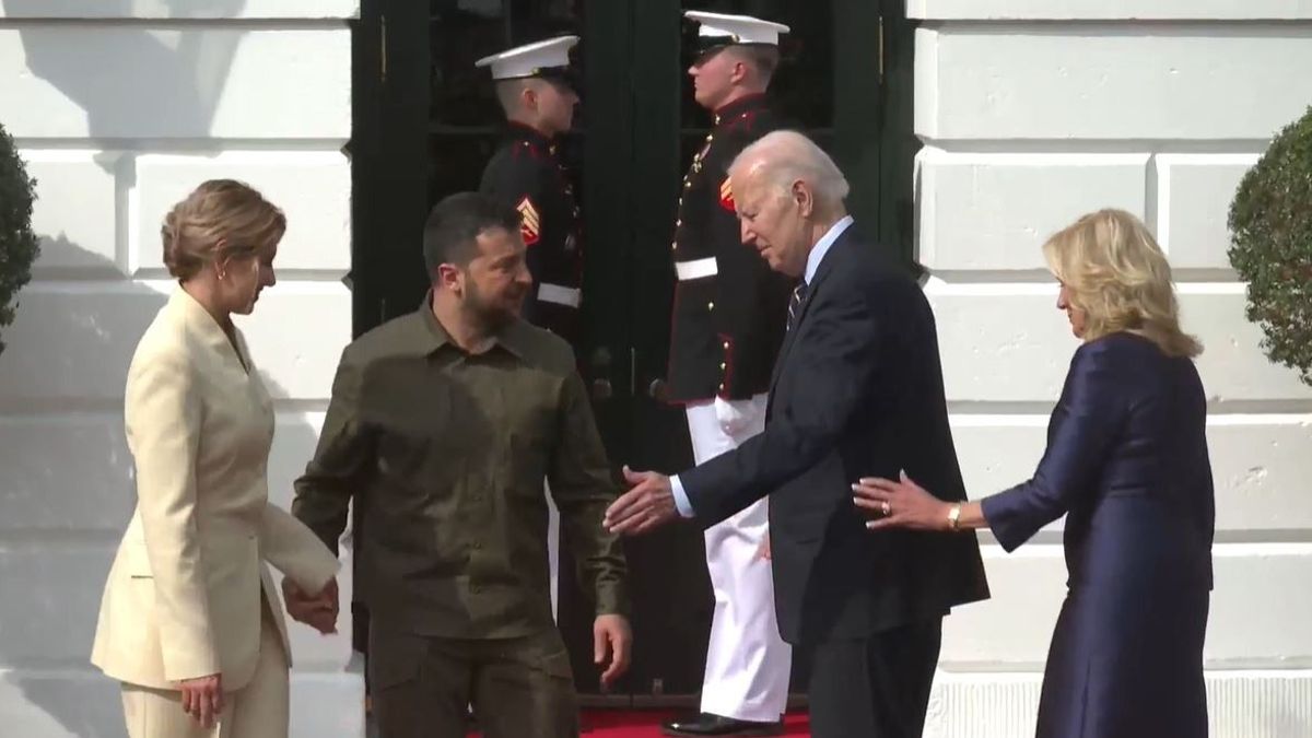 Így fogadta Biden elnök Zelenszkijt és feleségét (VIDEÓ)