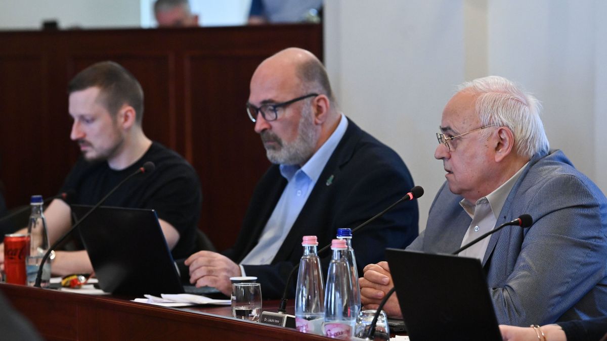 Pikó András betiltaná az alkohol árusítását a nemzeti dohányboltokban