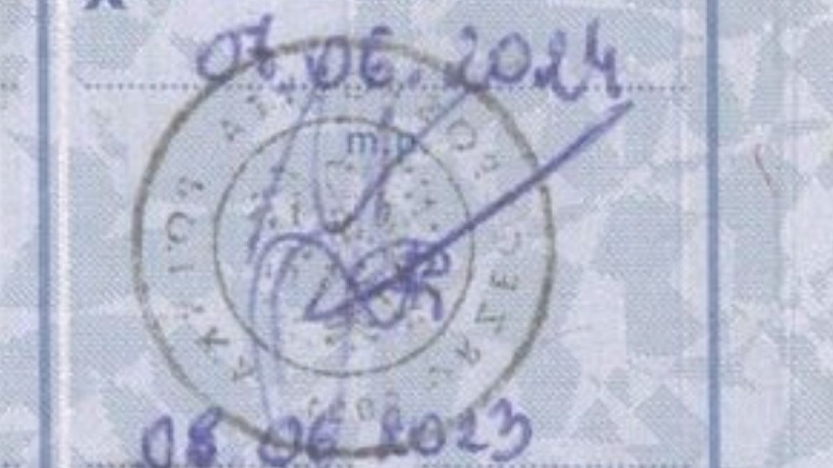 Lejárt a forgalmija, hát beszínezett pénzérmével hamisított magának egyet a sofőr