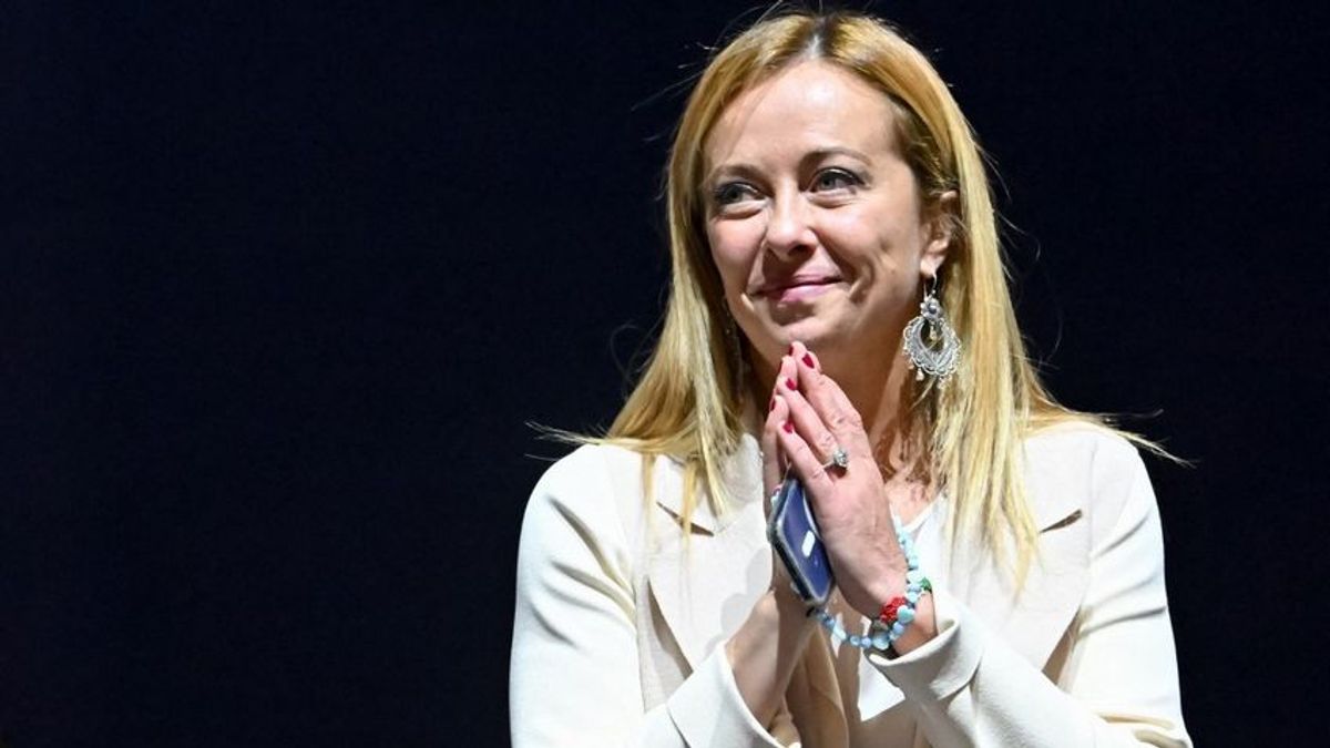 Halálosan megfenyegették Giorgia Melonit az embercsempészek