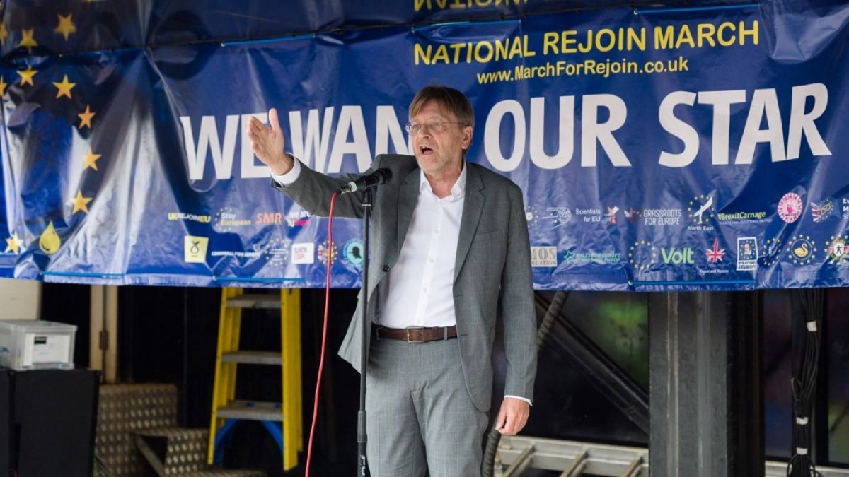 „Orbán tekintélyelvűsége veszélyezteti Európa szuverenitását!” – Verhofstadt újra megtalálta a kormányfőt