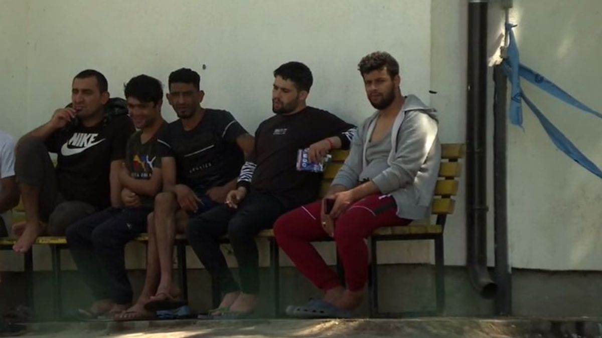 Késekkel támadtak migránsok egy kávézó vendégeire Szerbiában