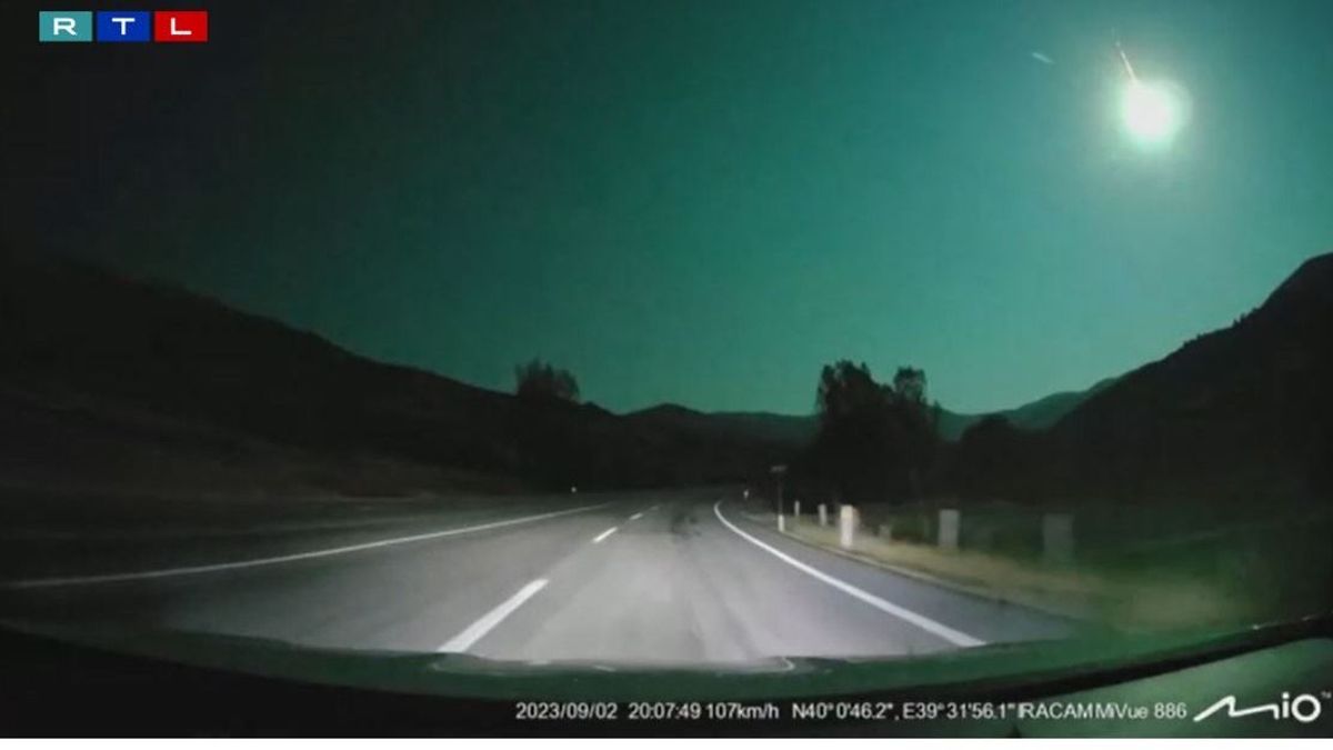 Hihetetlen videón, ahogy felrobban egy meteor Törökország fölött!