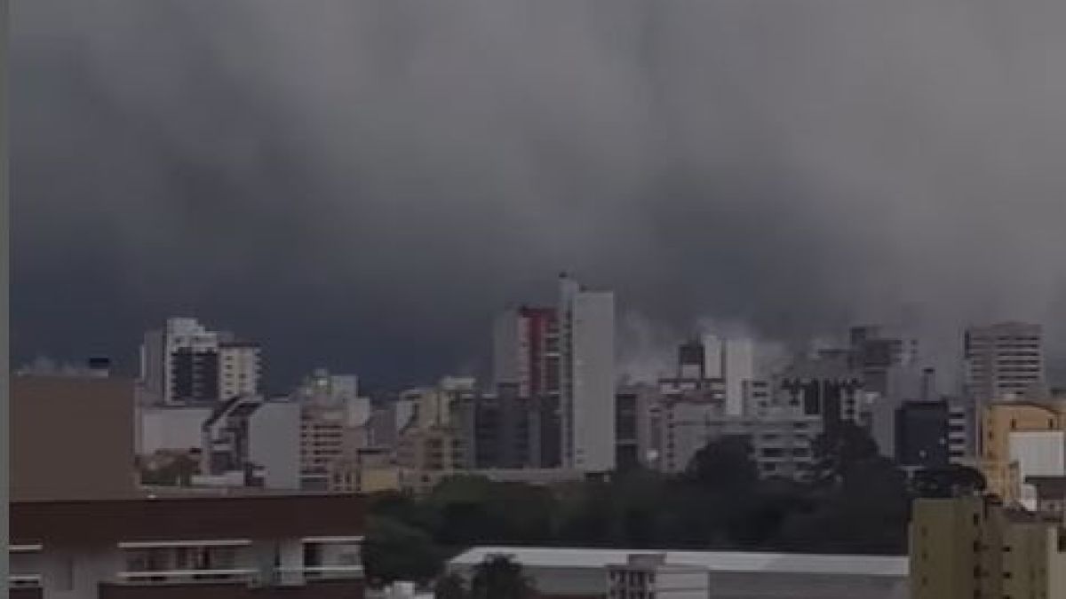 Pokoli felhő ereszkedett le a brazil városra (VIDEÓ)