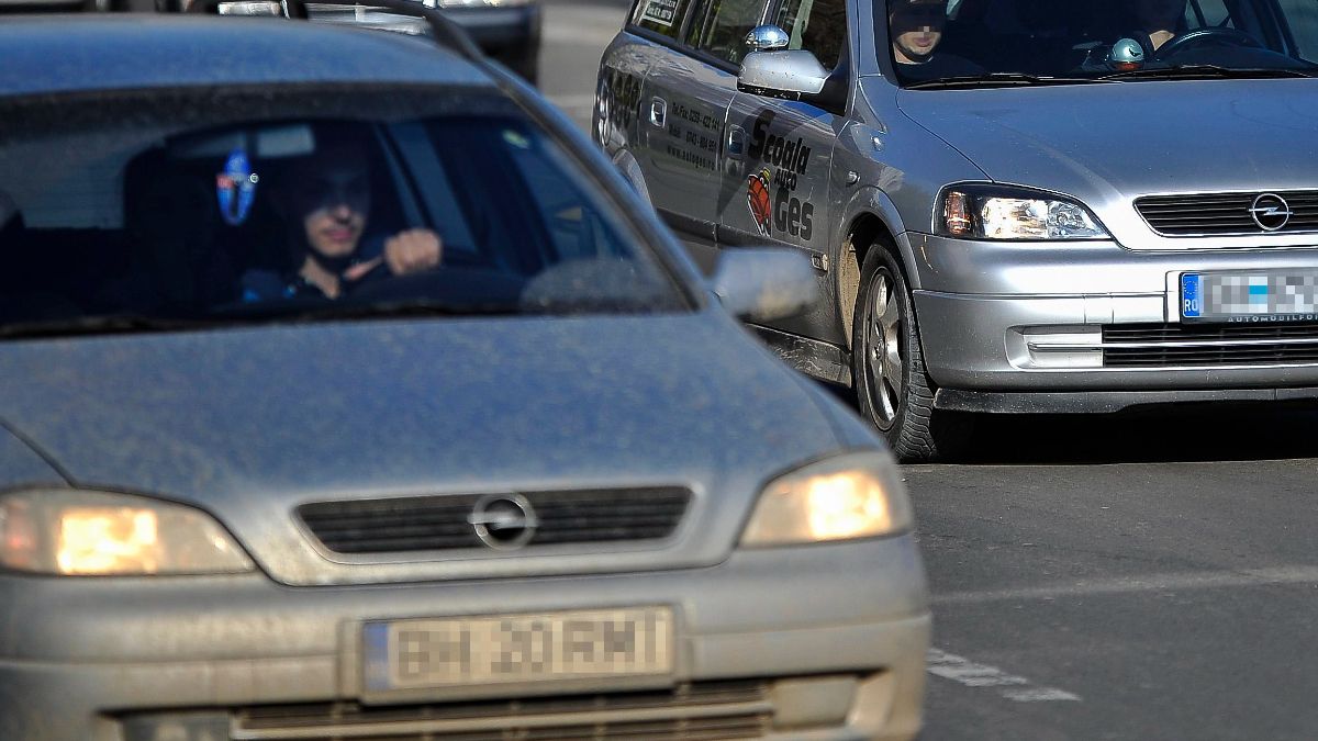 Zöld javaslattal rukkolt elő Brüsszel, a B-kategóriás jogsisokat büntetnék vele