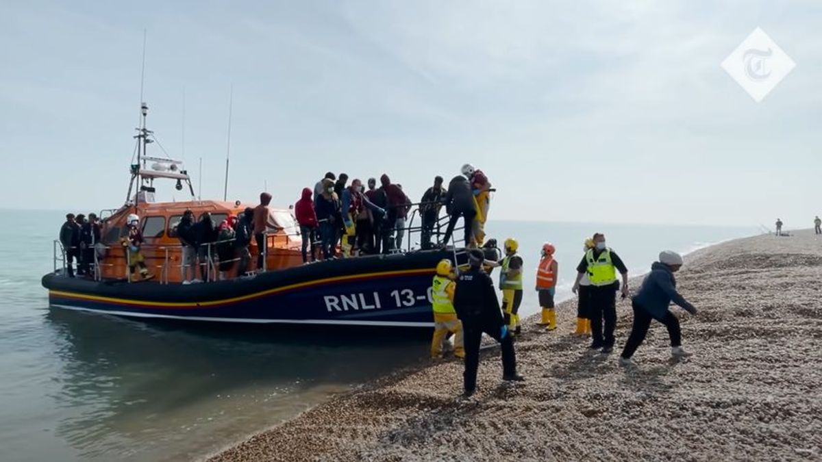 Őrület Angliában: a migránsokat legalább háromcsillagos szállodákban kell elhelyezni