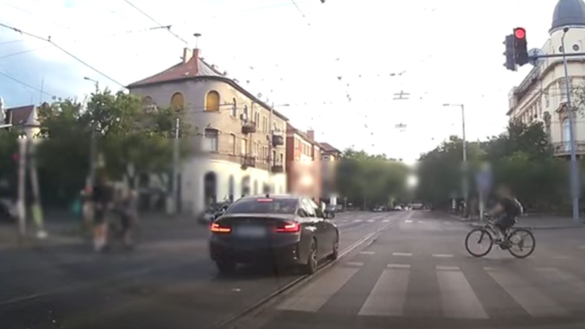 Nem zavartatta magát a BMW-s: előbb pirosnál zebrára hajtott, majd ment a dolgára