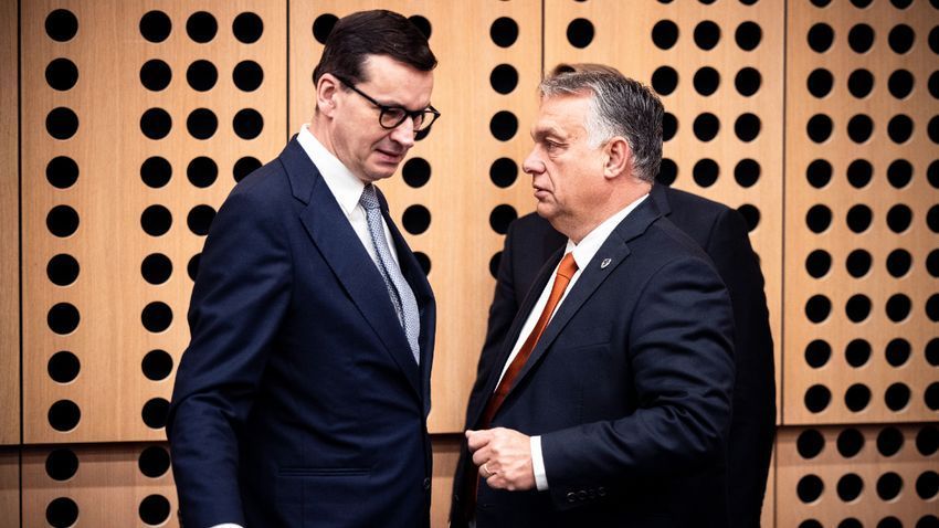 Mateusz Morawiecki lengyel kormányfő és Orbán Viktor