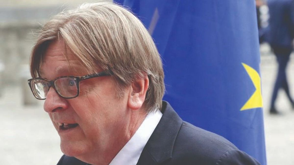 „Putyin agressziója az orránál fogva vezette!” – Guy Verhofstadt kibukott Olaf Sholzra