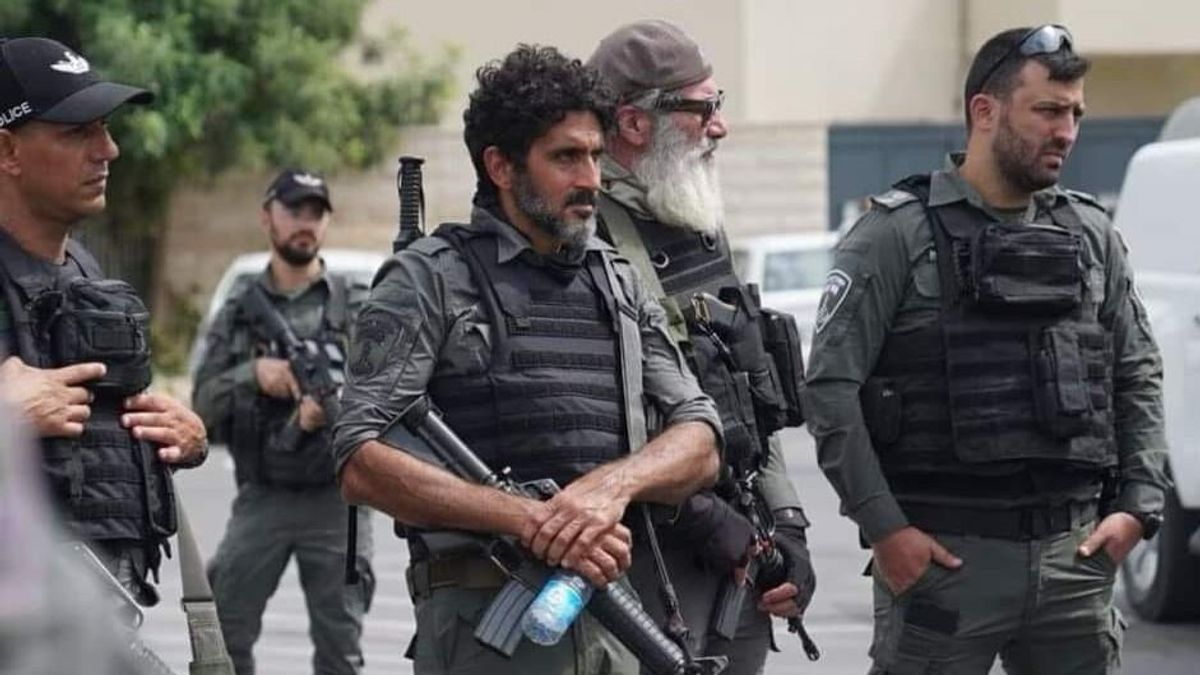 A Fauda sztárja a valóságban is fegyvert fog