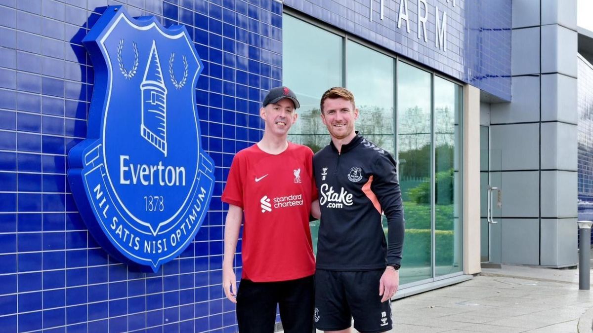 Nem számít, mi történik a liverpooli derbin – az Everton szakmai stábjának tagja kiáll Liverpool-szurkoló testvérért