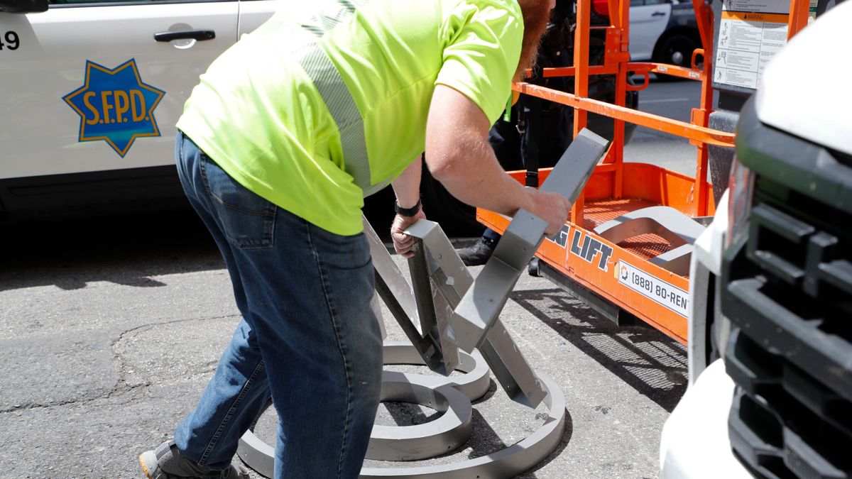 Belehajtottak a kínai konzulátus épületébe San Franciscóban