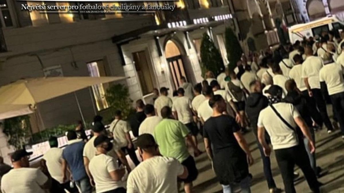 A Fradi szurkolói már Firenzében készülnek az esti meccsre