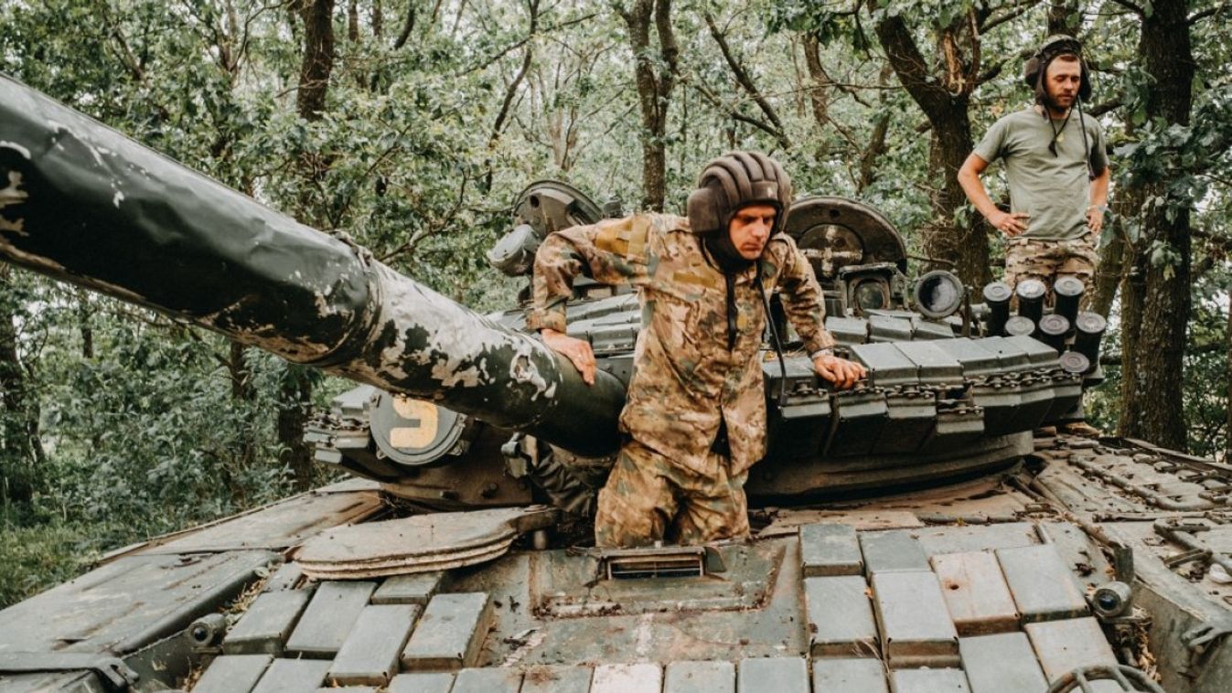 ukrán harckocsizók, T72