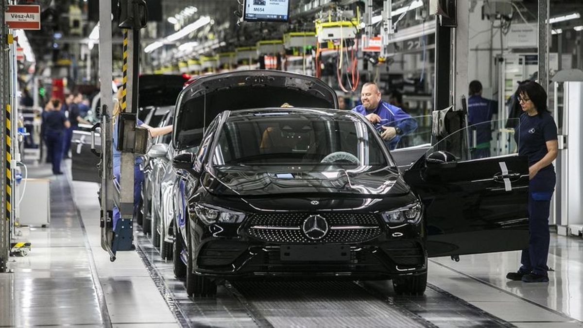 A Mercedes bejelentette: főszerepet ad az elektromos átállásban a kecskeméti telephelynek
