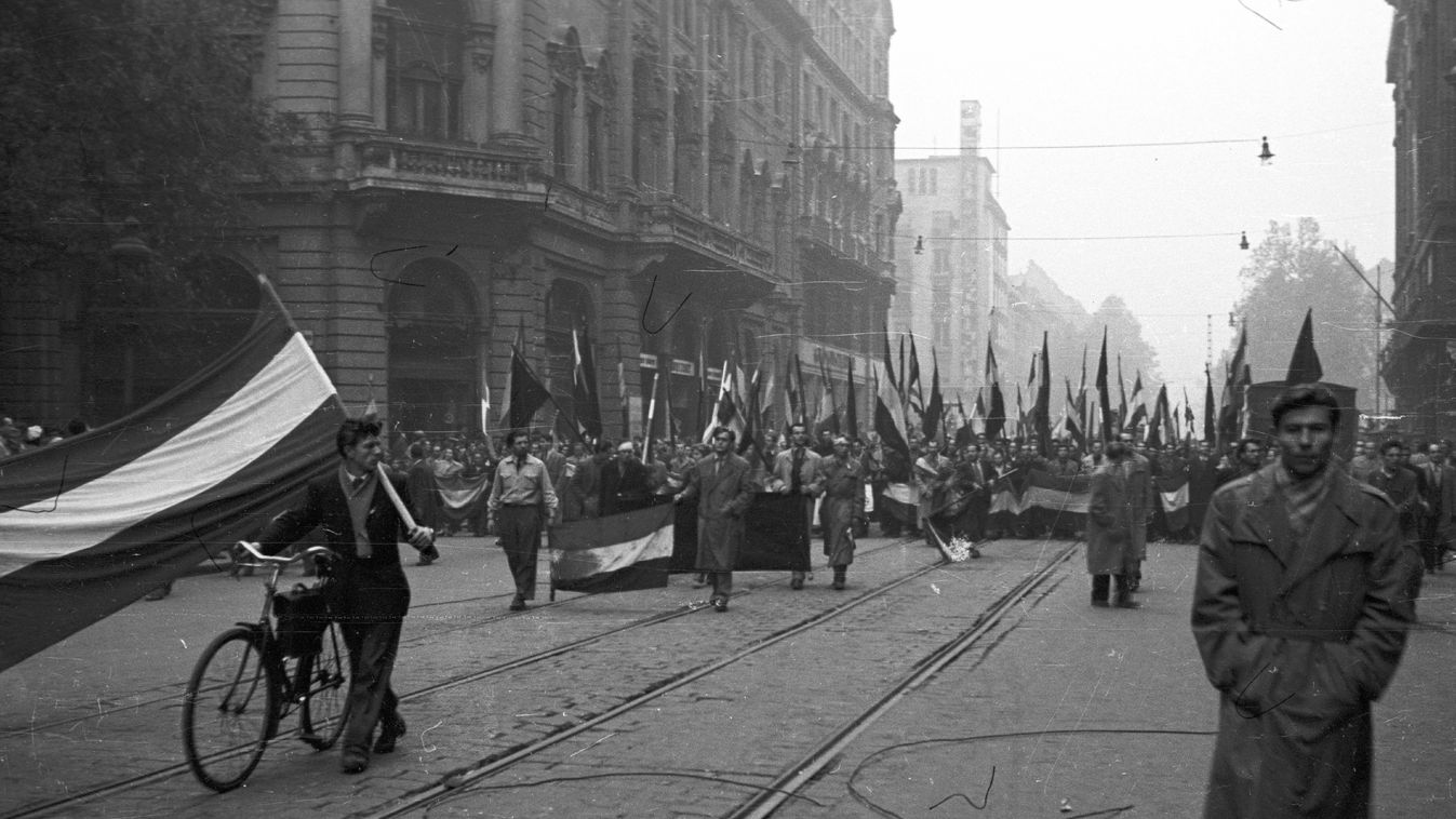 Zászlók az 56-os forradalomban